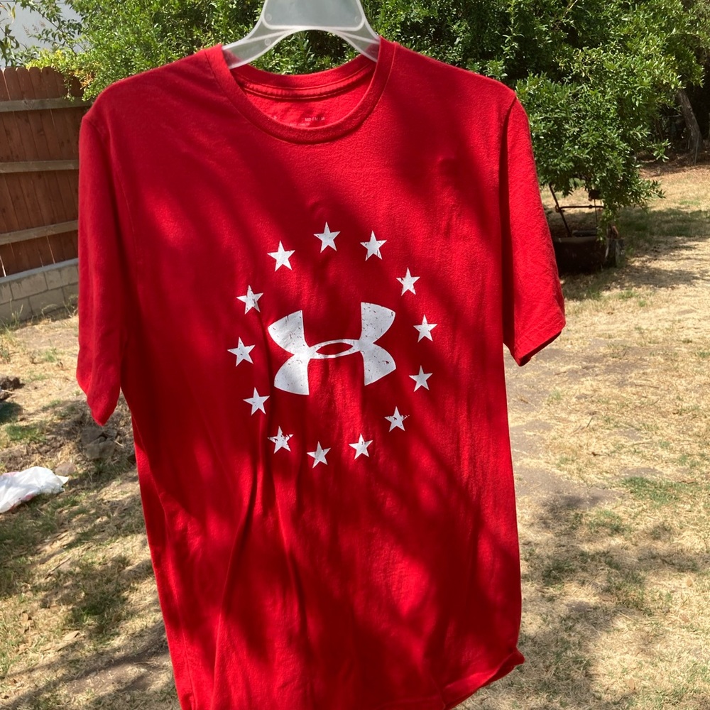 Under armor men’s size medium red shirt
